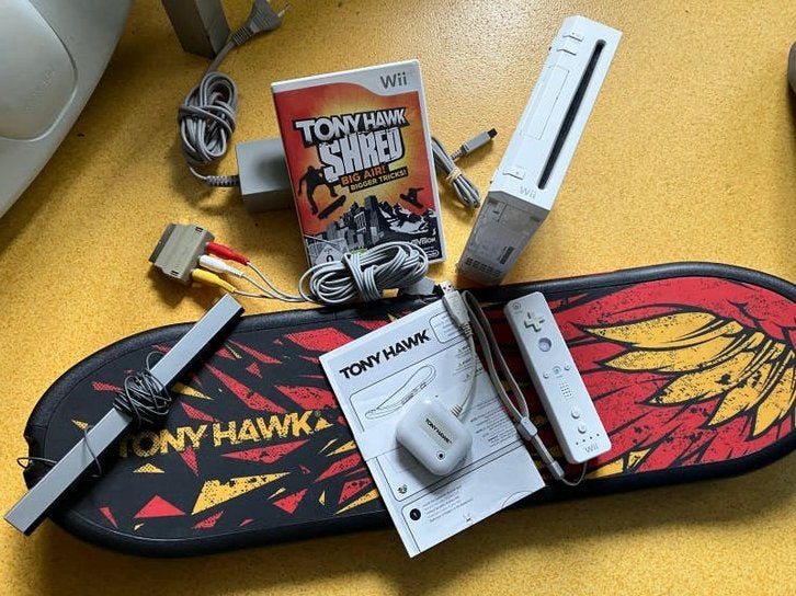 Tony Hawk Shred Wii Skateboard Game + WII, 1 speler, Ophalen of Verzenden, Zo goed als nieuw, Vanaf 3 jaar