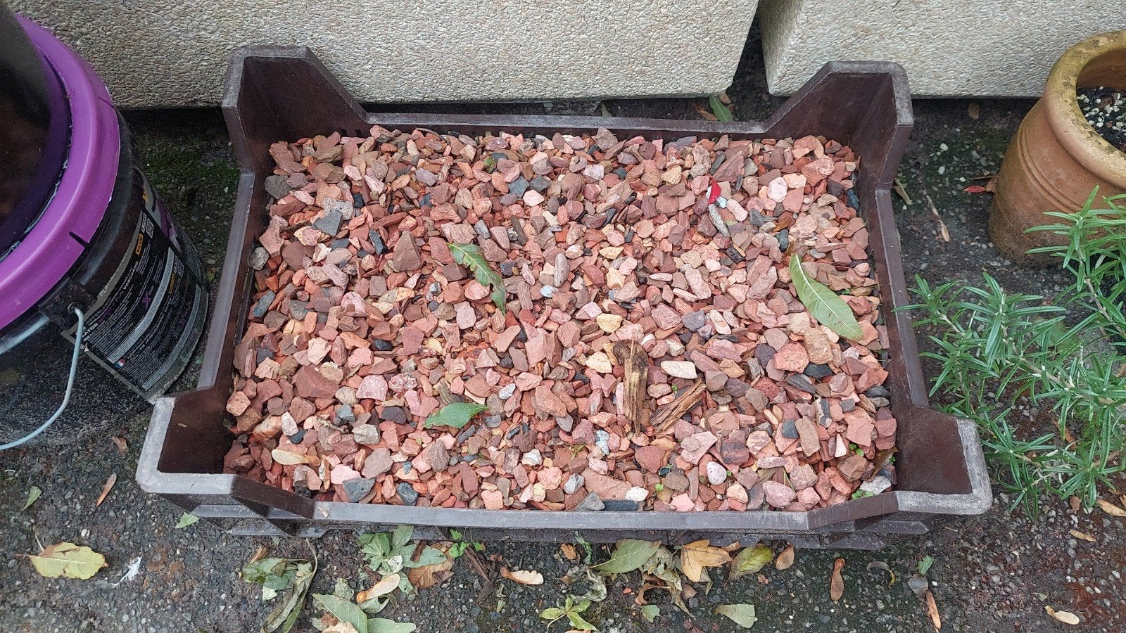 Rood grind (ca. 80-90 liter), Ophalen, Gebruikt, Rood, Grind