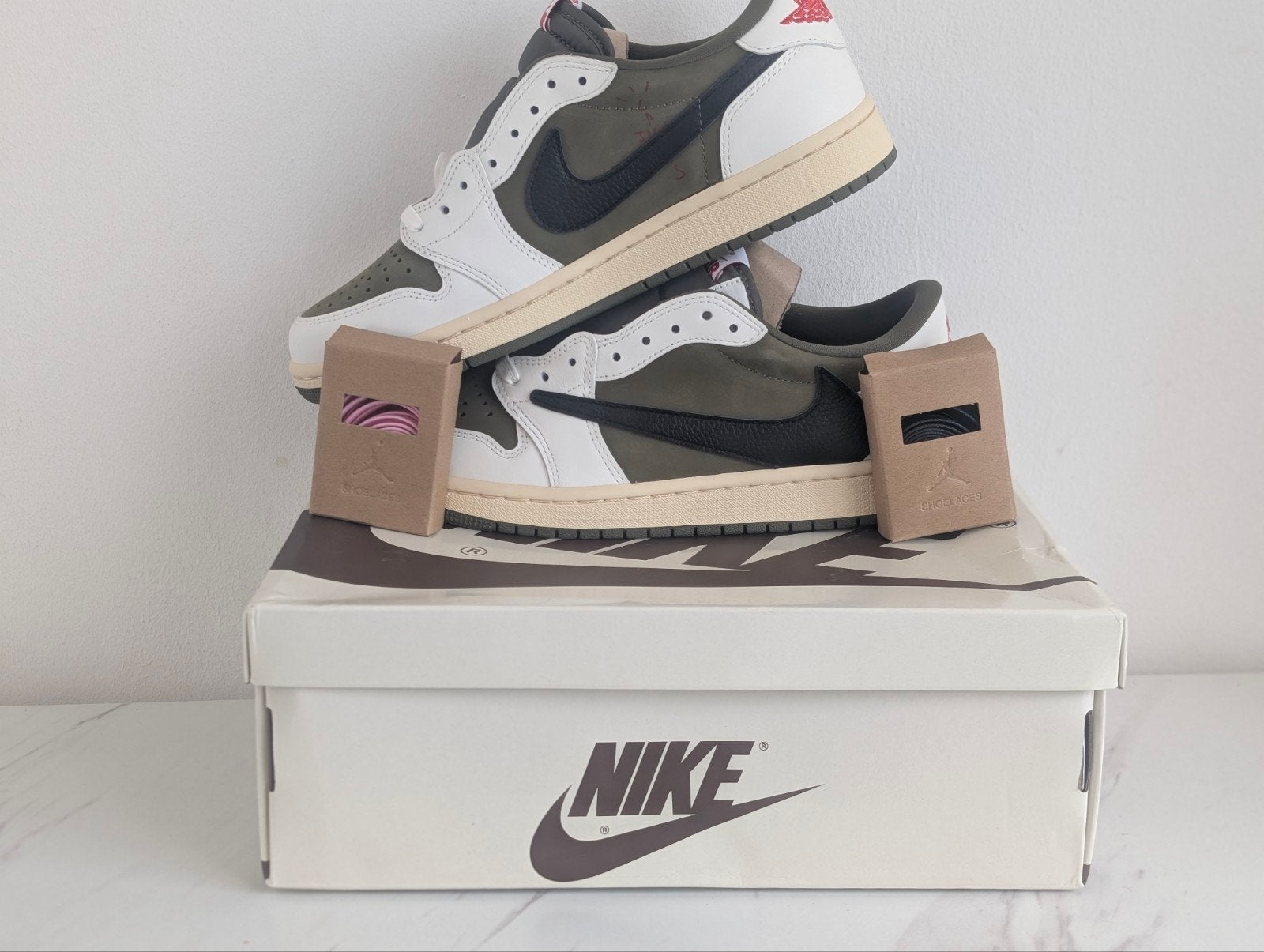 Nike Air Jordan 1 Low OG SP Travis Scott Olive, Overige kleuren, Nike, Nieuw, Ophalen of Verzenden