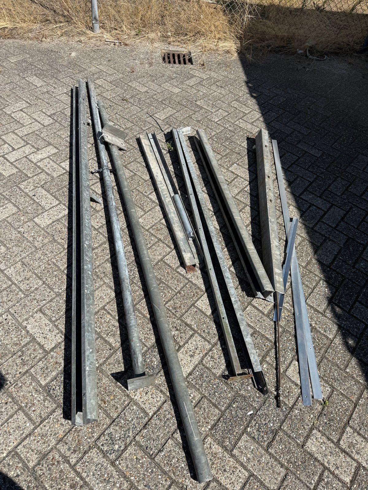 Stalen constructie / kokers / staanders verzinkt, Doe-het-zelf en Verbouw, Metalen, Ophalen, Zo goed als nieuw