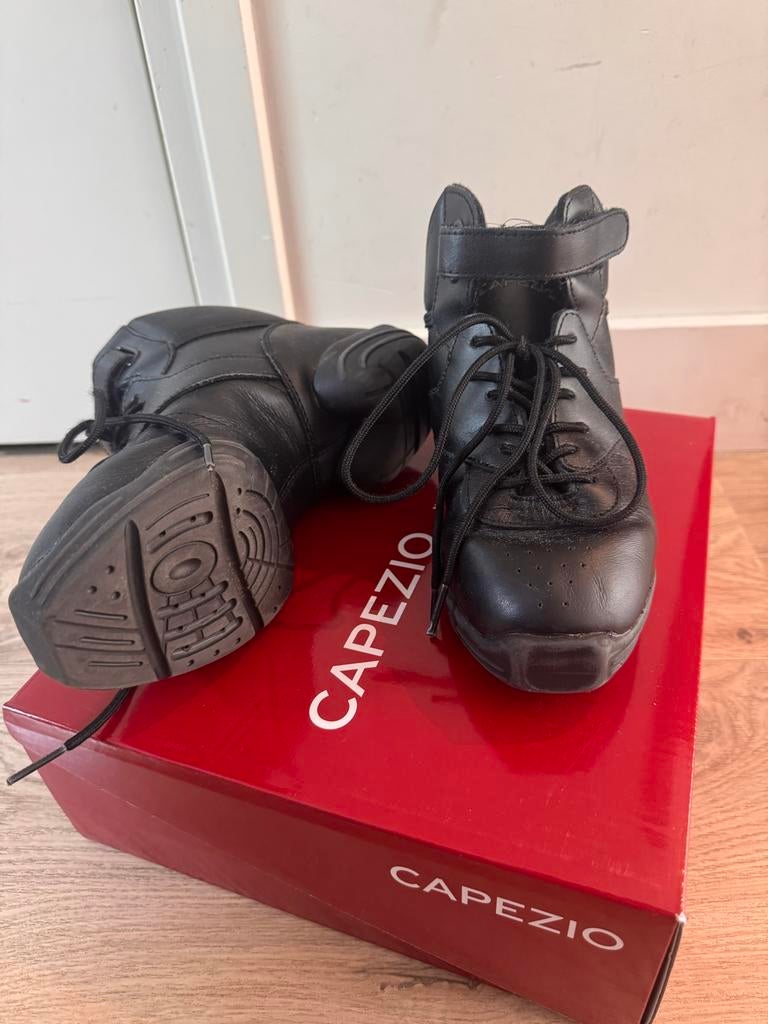 Danssneakers Capezio maat 38 - perfecte staat, Ophalen of Verzenden, Zo goed als nieuw, Schoenen