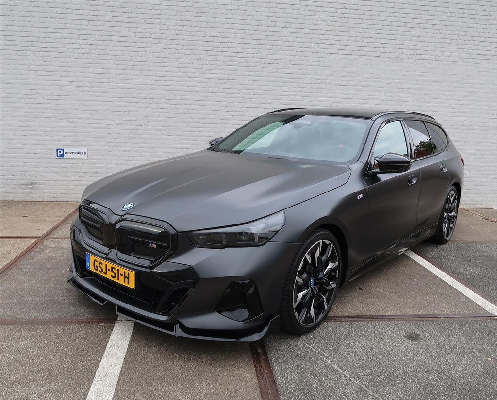 BMW I5 Touring (g61) M60 601pk xDrive Automaat I Individual, Auto's, BMW, Automaat, 81 kWh, Gebruikt, Zwart