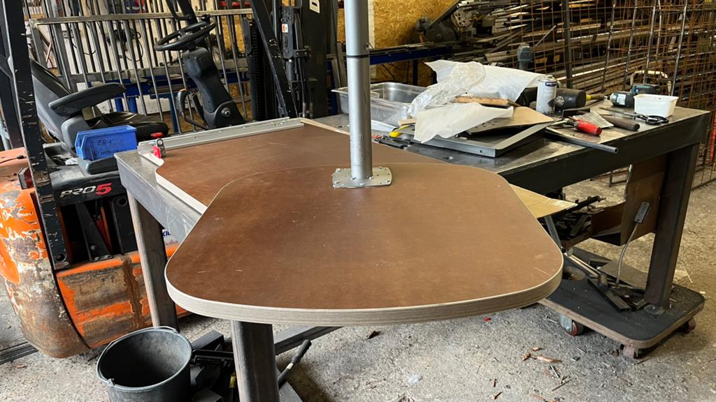 Camper tafel met uitdraaibaar extra blad, Caravans en Kamperen, Camper-accessoires, Ophalen, Zo goed als nieuw
