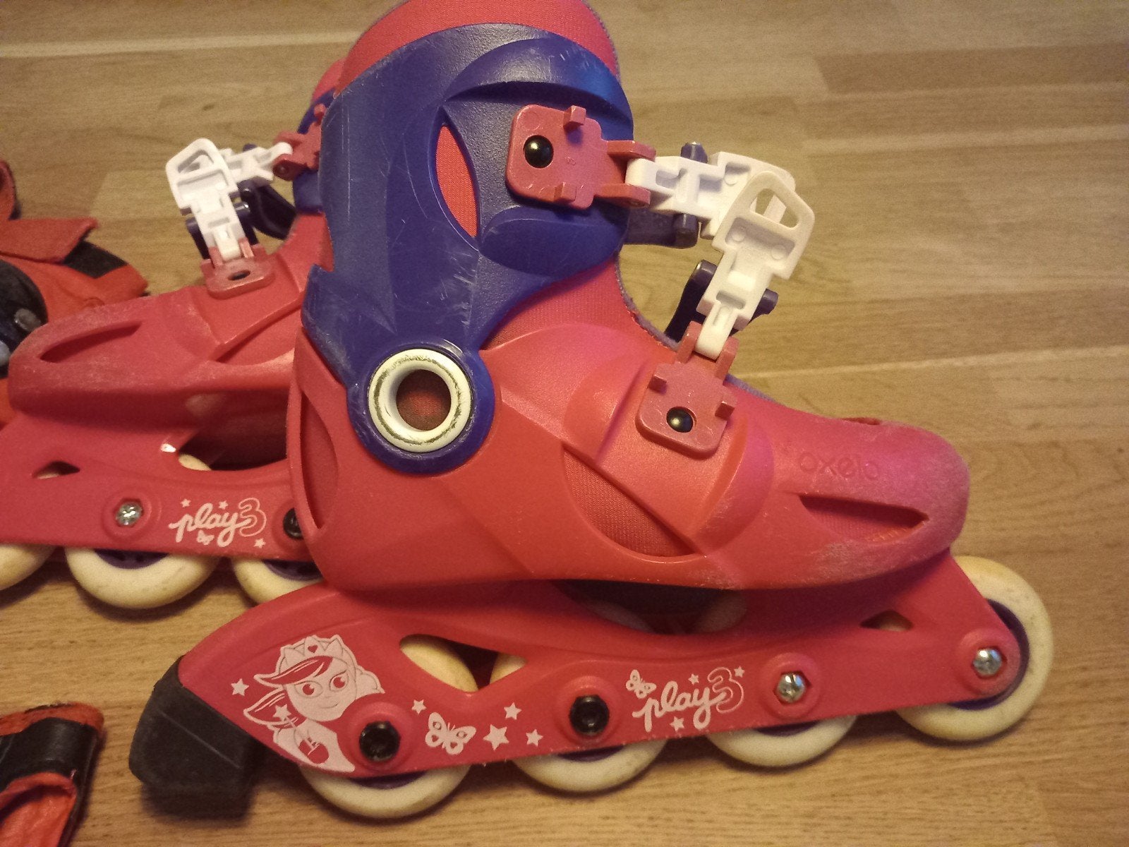 Decathlon Oxelo skeelers met bescherming en tas, Kinderen en Baby's, Speelgoed | Buiten | Rolschaatsen, Ophalen, Verstelbaar, Gebruikt
