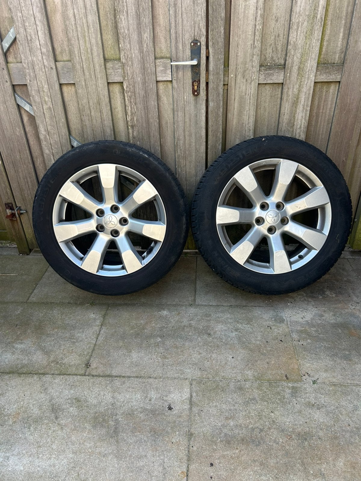Set winterbanden + velgen 18 inch Mitsubishi Outlander, Auto-onderdelen, Banden en Velgen, Ophalen, 18 inch, Gebruikt, Banden en Velgen