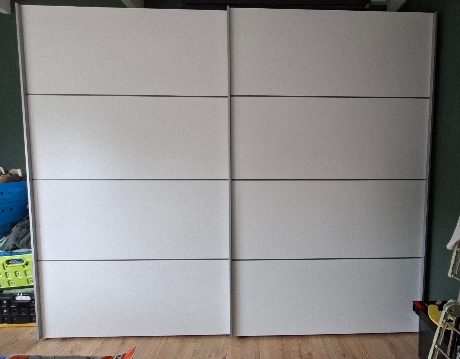 Grote witte kledingkast met schuifdeuren, Ophalen, Gebruikt, 200 cm of meer, Met plank(en)