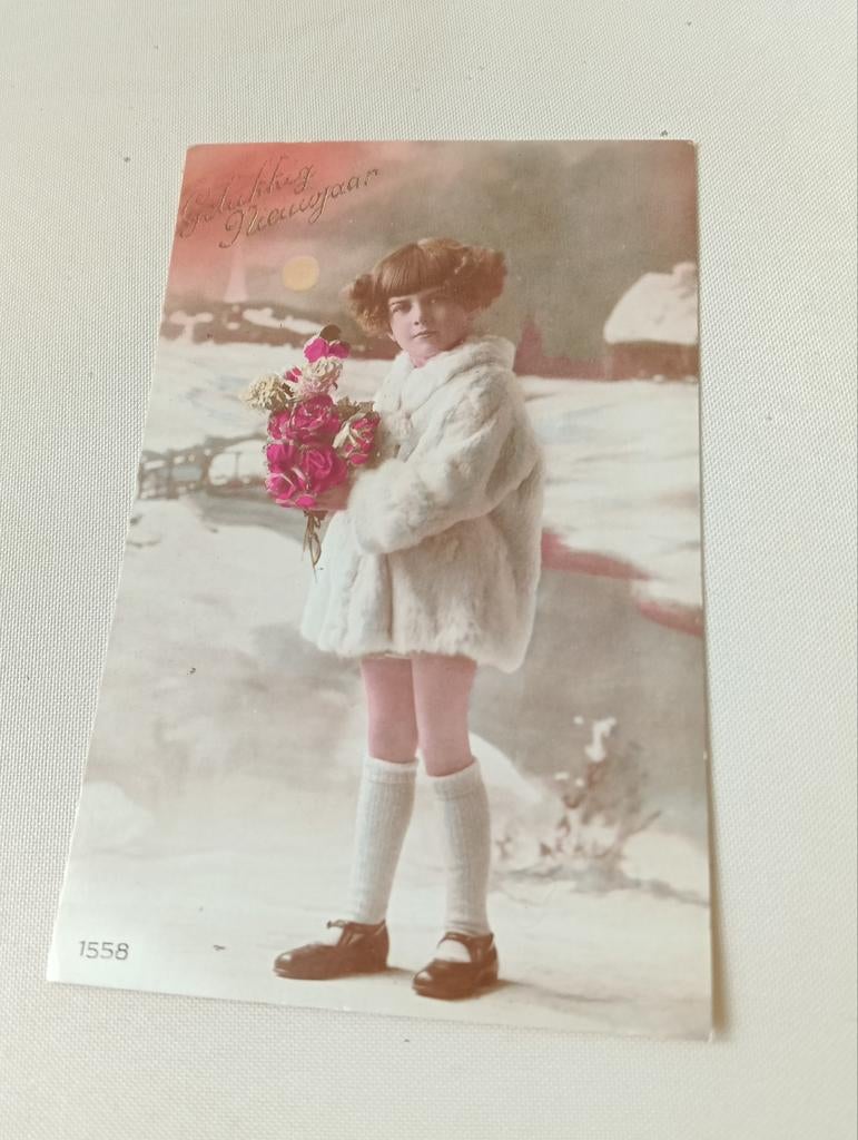 Set van 7 Antieke Ansichtkaarten: Kinderen & Vrouw, Ophalen of Verzenden, Voor 1920, Gelopen, Noord-Holland