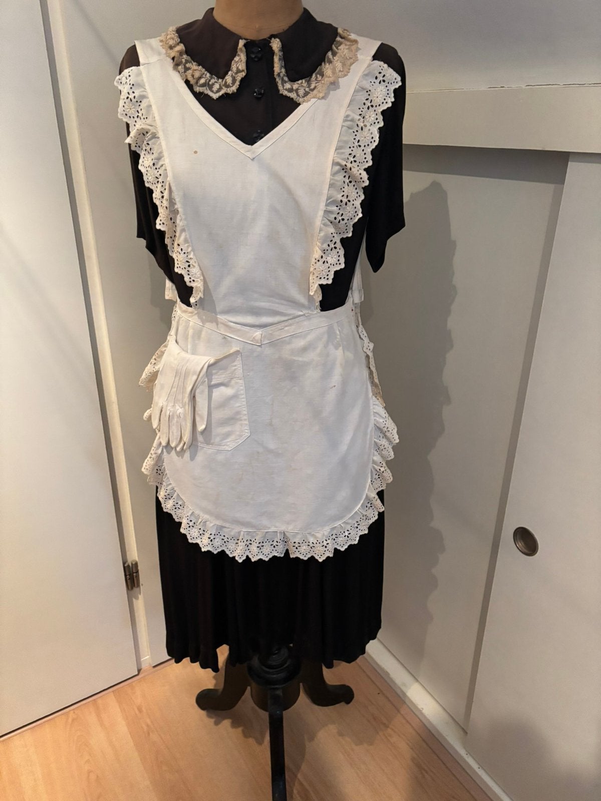Antieke paspop met oude kleding, Antiek en Kunst, Antiek | Kleding en Accessoires, Ophalen