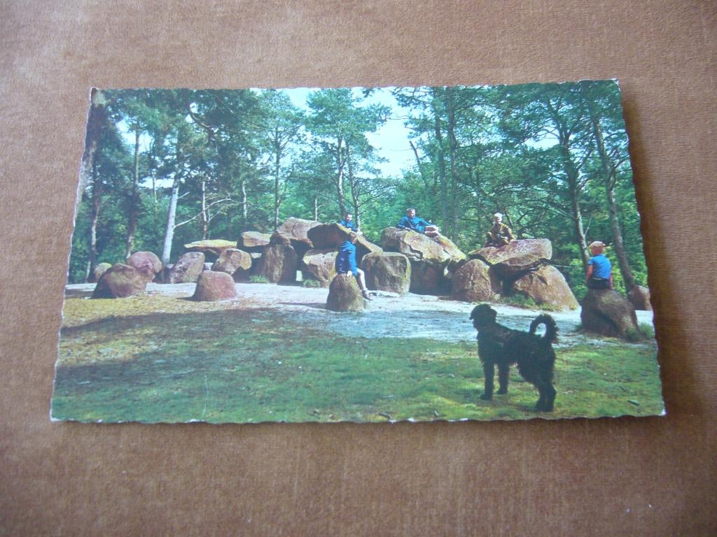 EMMEN  =  HUNEBED EMMERDENNEN, Verzamelen, Ansichtkaarten | Nederland, Ophalen of Verzenden, 1940 tot 1960, Gelopen, Drenthe