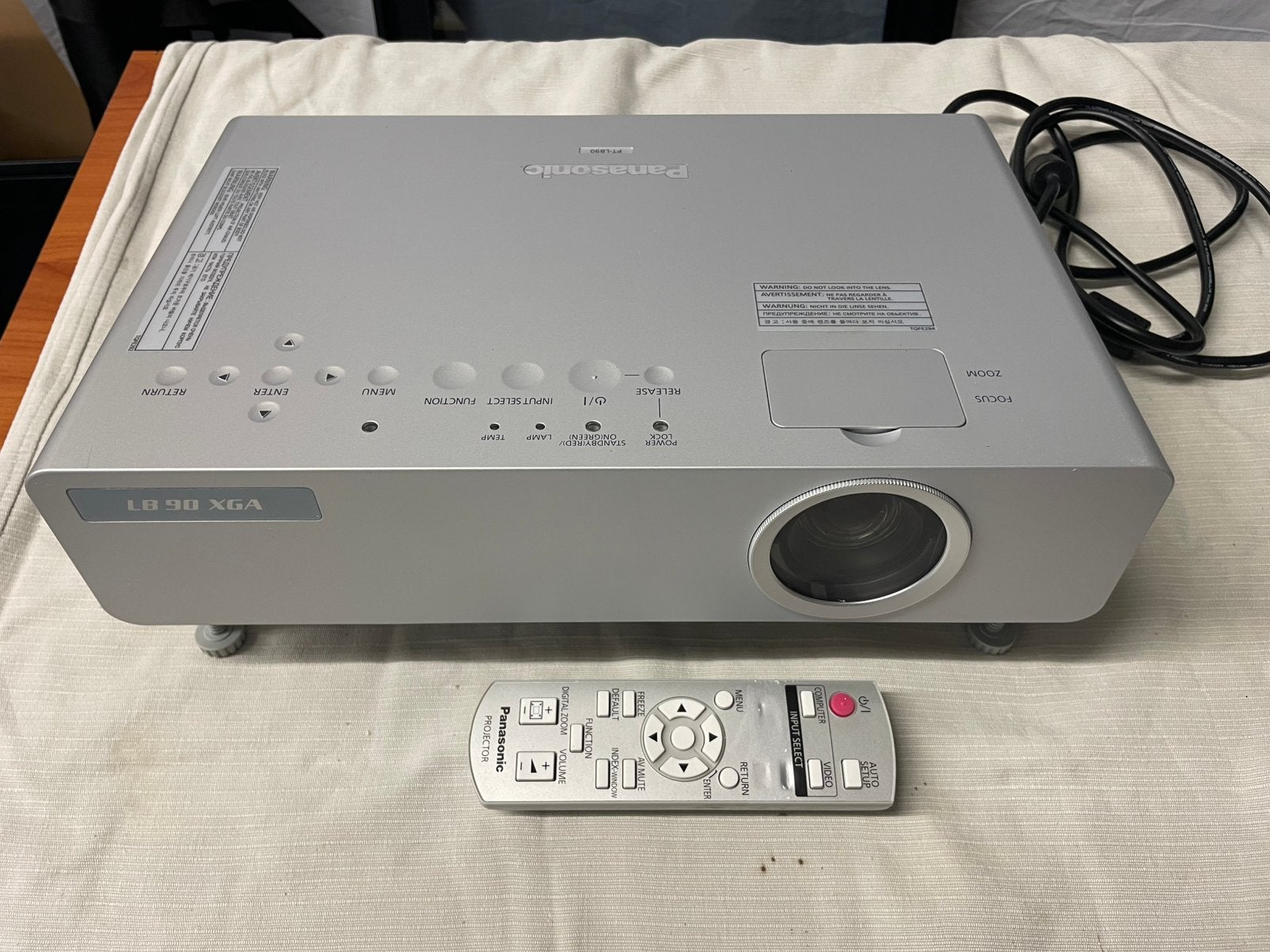 Een Panasonic LB 90 XGA Beamer, Ophalen of Verzenden, Gebruikt