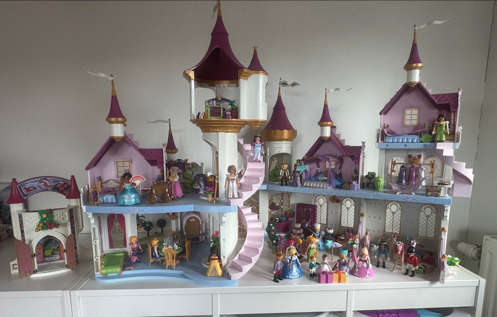 Playmobil Prinsessen Kasteel (6848) met uitbreidingen, Ophalen, Zo goed als nieuw, Complete set