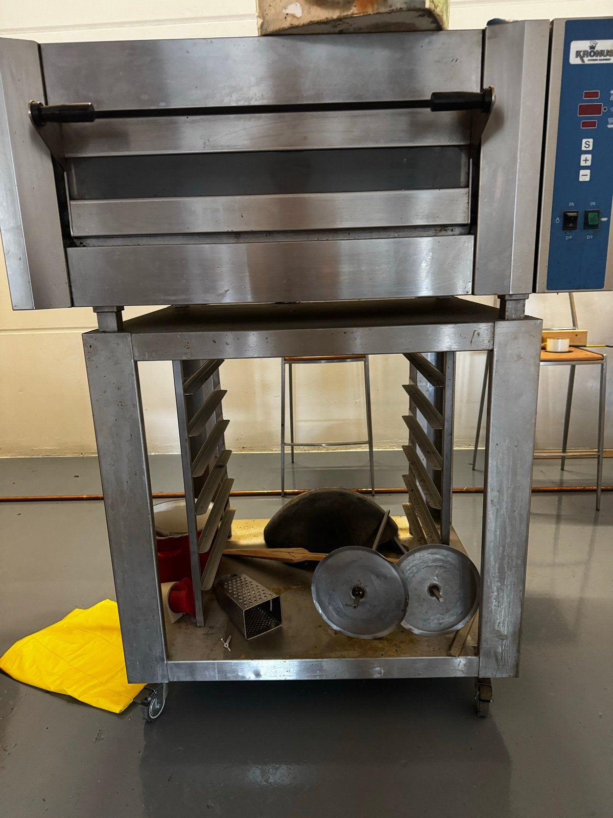 Professionele Kronus Horeca-oven met onderstel, Witgoed en Apparatuur, Horeca-oven, Ophalen of Verzenden, Vrijstaand, Gebruikt