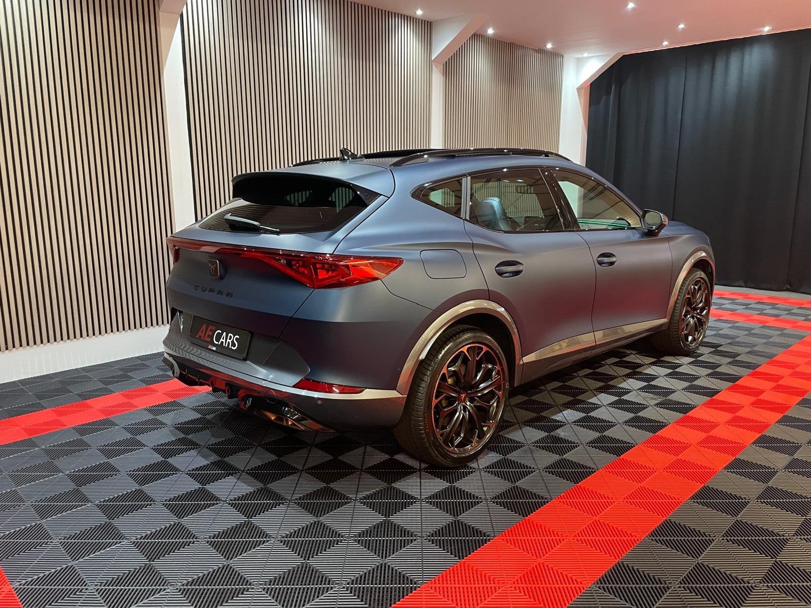 CUPRA Formentor 1.4 e-Hybrid VZ Copper Edition Pano Cam Led, Auto's, Automaat, Gebruikt, Zwart, 4 cilinders