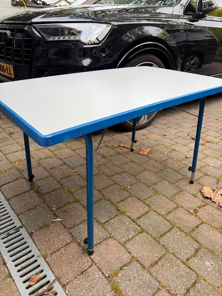 Opvouwbare tafel, blauw/wit, ideaal voor binnen en buiten, Kunststof, Gebruikt, 100 tot 150 cm, Rechthoekig