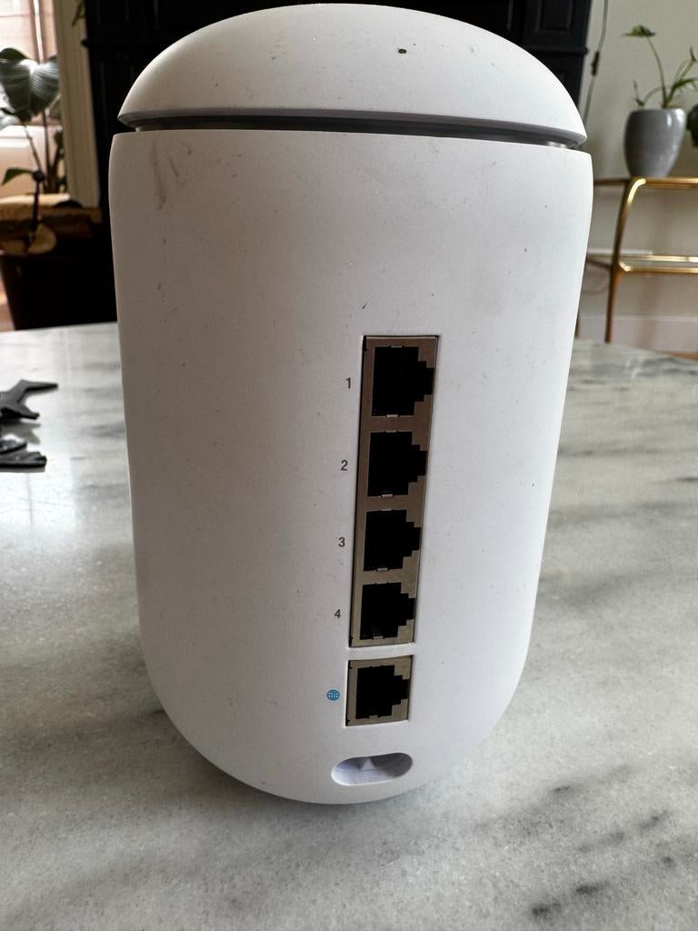 Unifi Dream Machine (UDM) Router, Ophalen of Verzenden, Zo goed als nieuw, Router