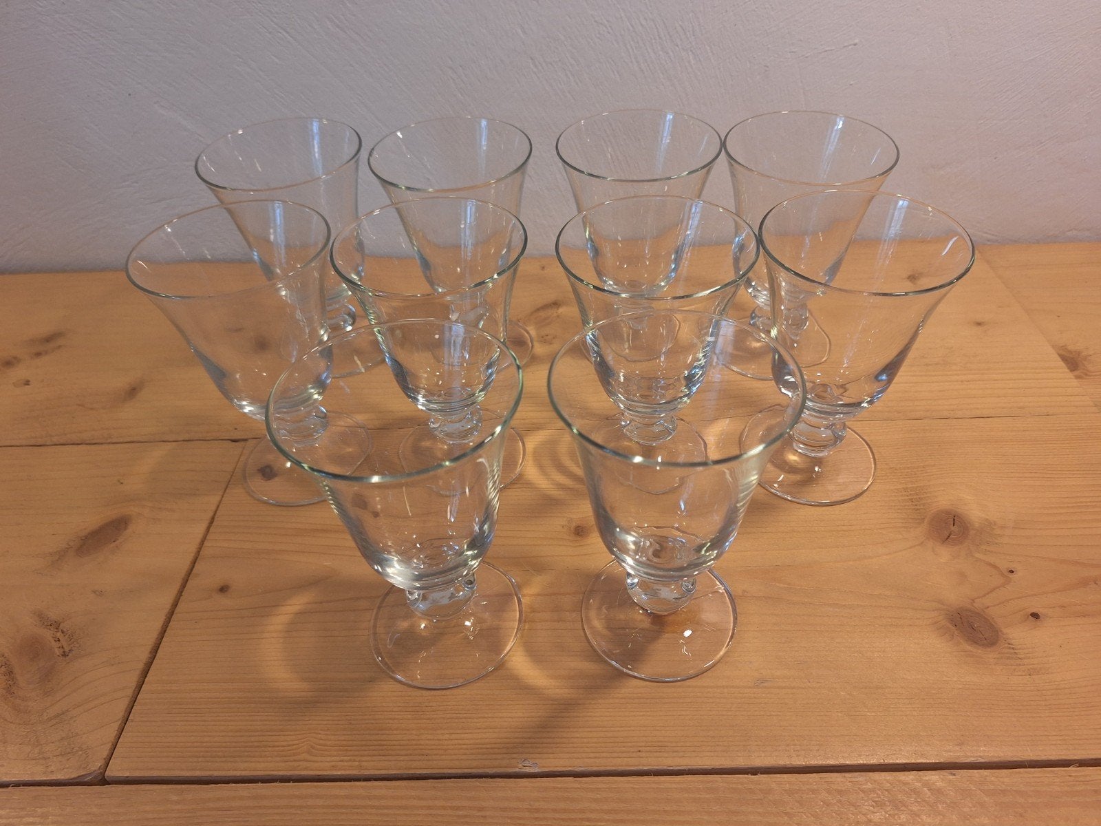 Set van 10 vintage wijnglazen op voet, Antiek en Kunst, Ophalen