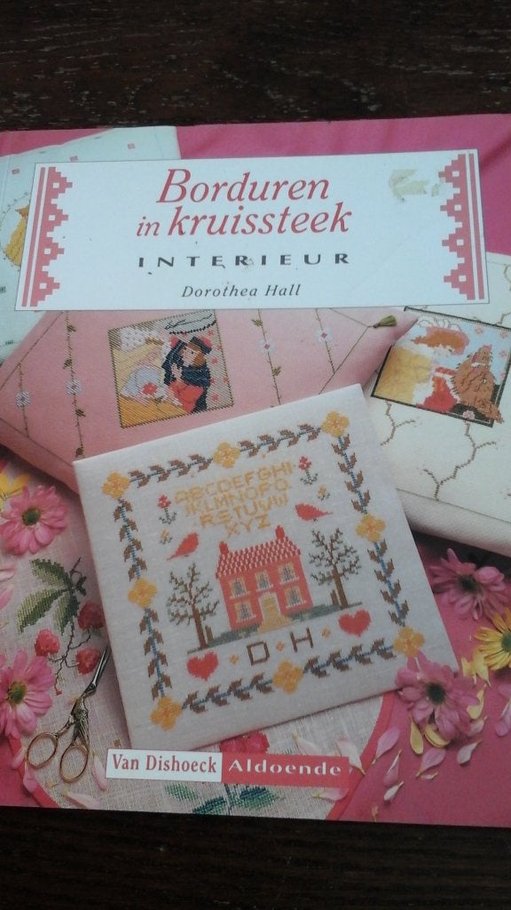 Borduren in kruissteek interieur, Dorothea Hall, Ophalen of Verzenden, Zo goed als nieuw, Handborduren, Patroon