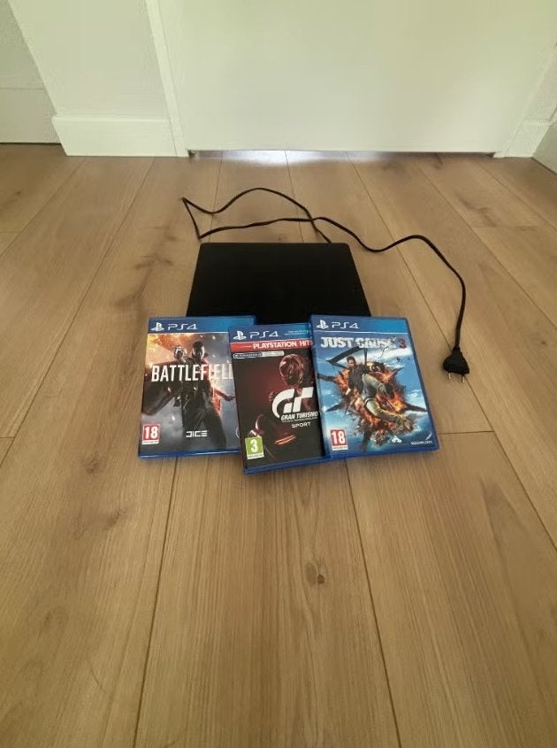 PlayStation 4 500 GB 3 games + defecte controller, Online, Gebruikt, 1 speler, Vanaf 3 jaar