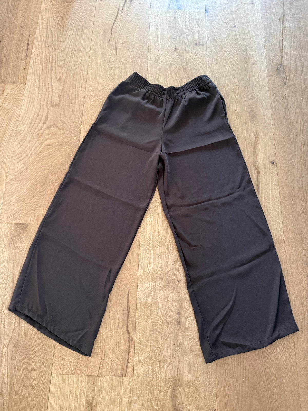 Bruine wijde broek - Zara- Maat L, Kleding | Dames, Broeken en Pantalons, Bruin, Maat 42/44 (L), Nieuw, Ophalen of Verzenden