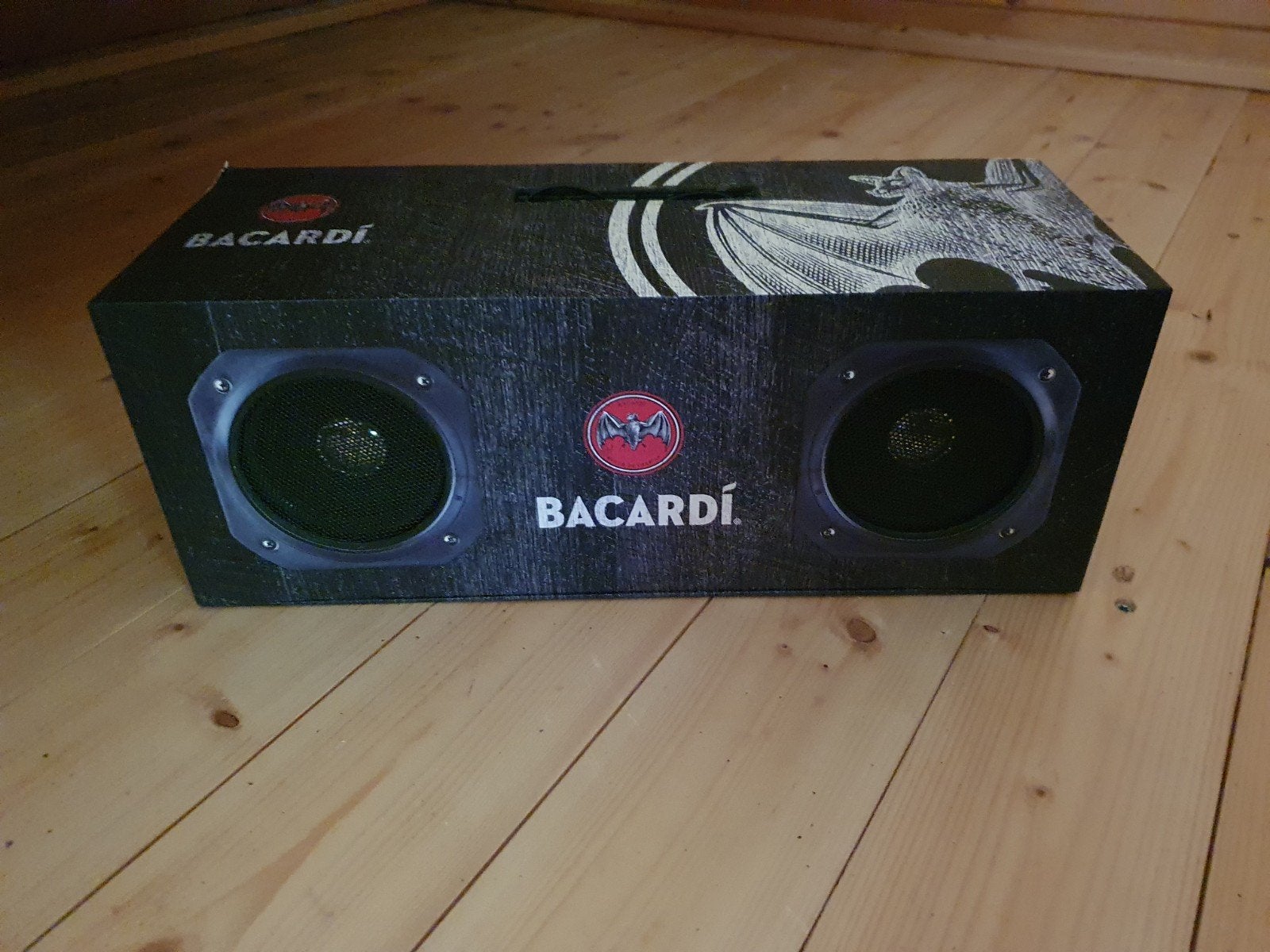 Bacardi Instant Speaker Box - Draagbare Speaker, Ophalen of Verzenden, Zo goed als nieuw, Gebruiksvoorwerp