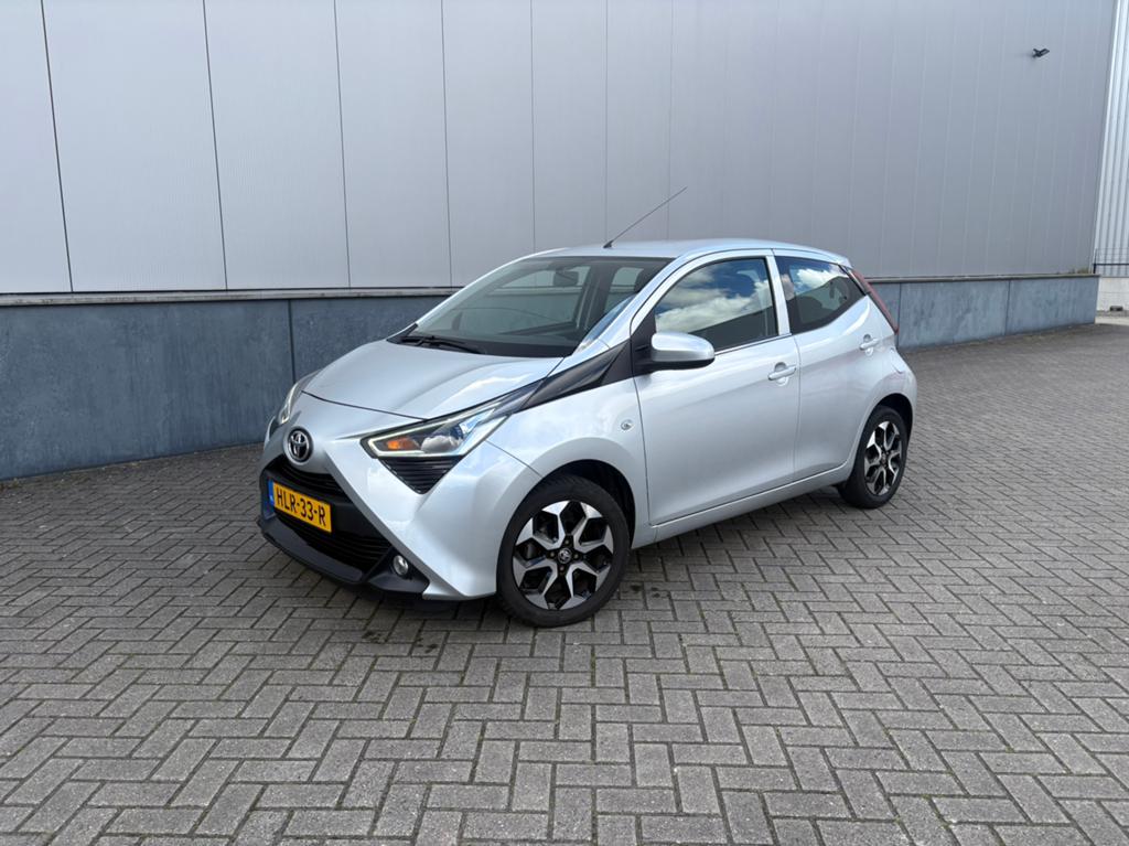 Toyota Aygo 1.0 Vvt-i 72pk X-shift 5D 2020 Grijs, Auto's, Toyota, Stof, Particulier, 3 cilinders, Aygo