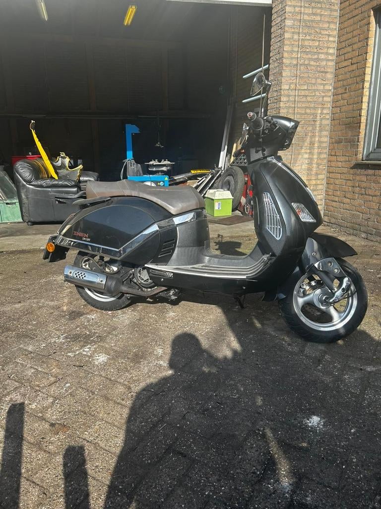 Znen Zn125T-F Scooter uit 2017, 125cc 4takt 6kw., Ophalen, Gebruikt, Overige typen, Overige merken