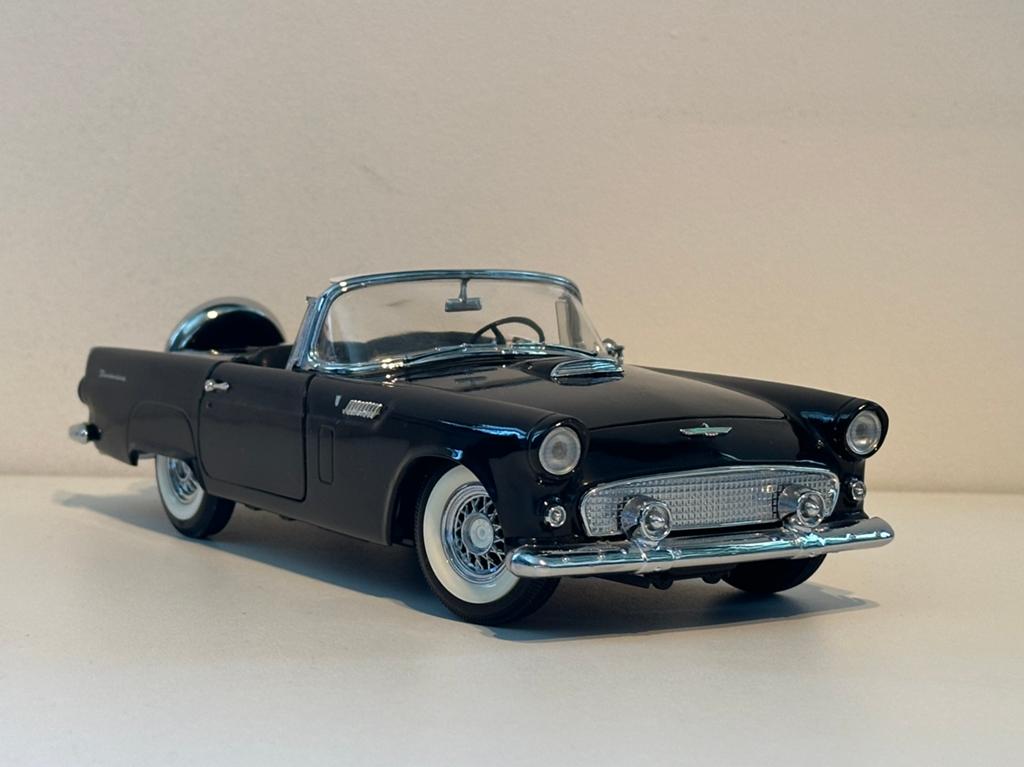 Ford Thunderbird | Revell Luxe | schaal 1:18 | Echt Leder!, Ophalen of Verzenden, Zo goed als nieuw, Revell