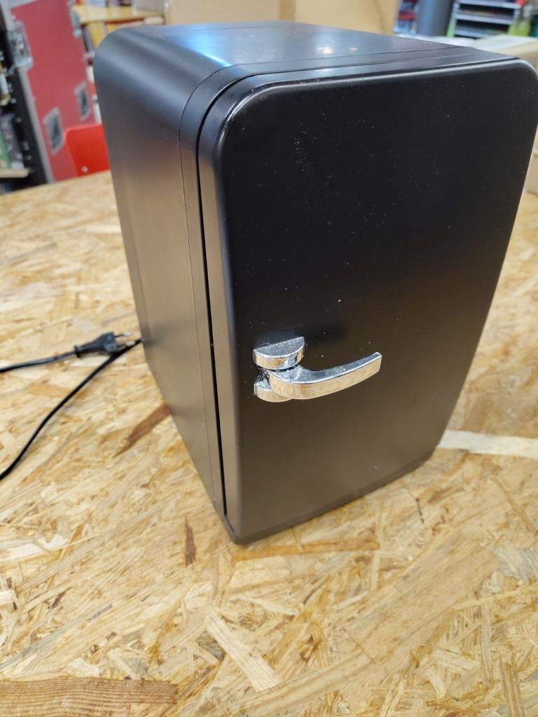 Compacte mini koelkast voor melk., Witgoed en Apparatuur, Koelkasten en IJskasten, Ophalen of Verzenden, Minder dan 75 liter, Zonder vriesvak