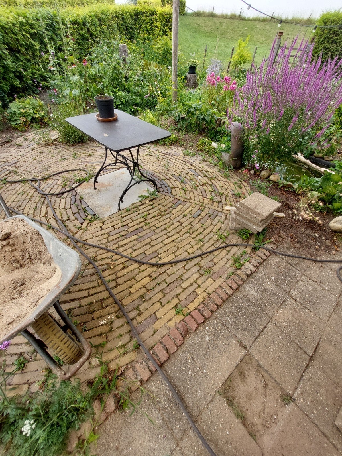 Straatstenen gratis af te halen, Tuin en Terras, Gebruikt, Klinkers, Beton, 5 tot 10 m²