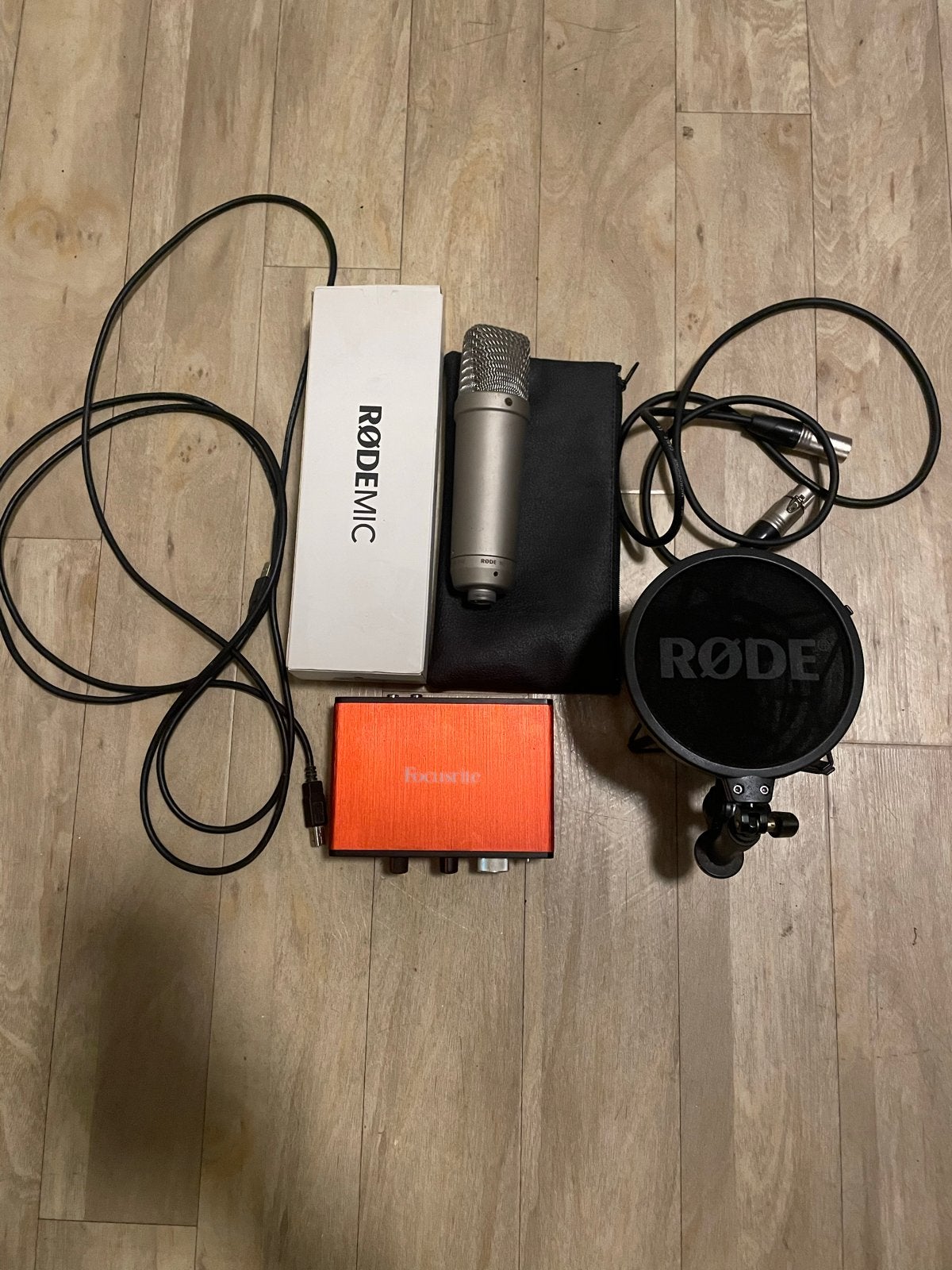 Rode NT1A Microfoon & Focusrite Gen 2 Solo Audio Interface, Ophalen, Gebruikt, Studiomicrofoon