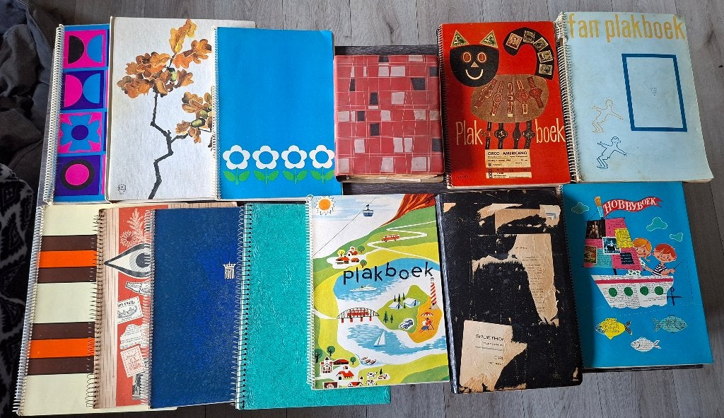 13 plakboeken met Sigarenbandjes en losse blikken, Ophalen, Gebruikt, Sigarenbandjes