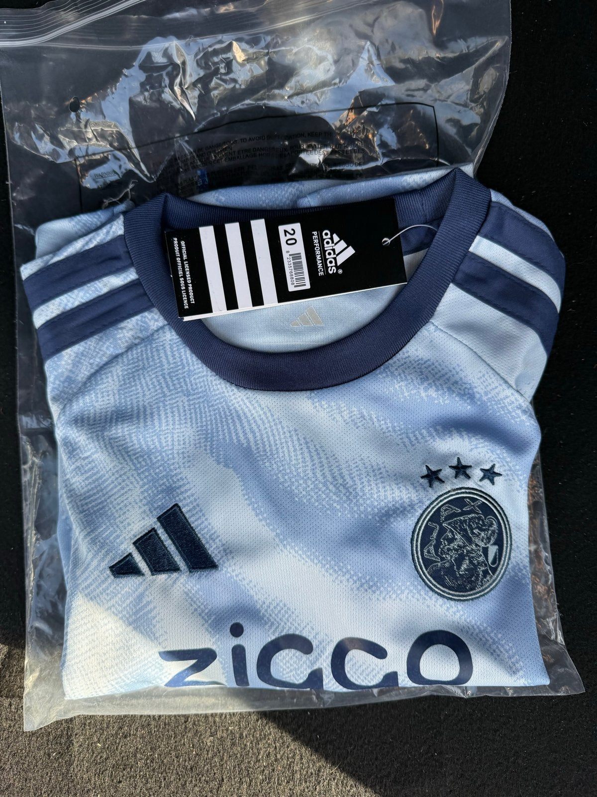 Ajax uittenue 2026/2027 - Shirt, Broekje en Sokken, Maat XS of kleiner, Ophalen, Nieuw, Set
