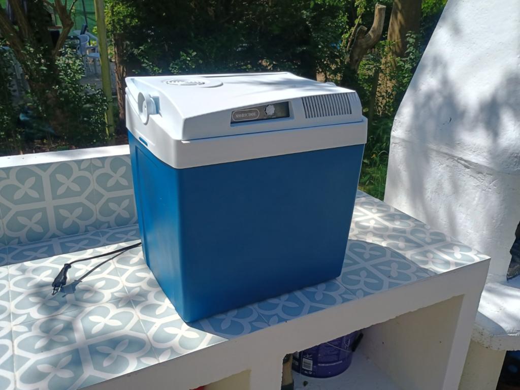 Mobicool ME24 Elektrische Koelbox - 220v en 12v, Ophalen of Verzenden, Gebruikt, Koelbox, Elektrisch