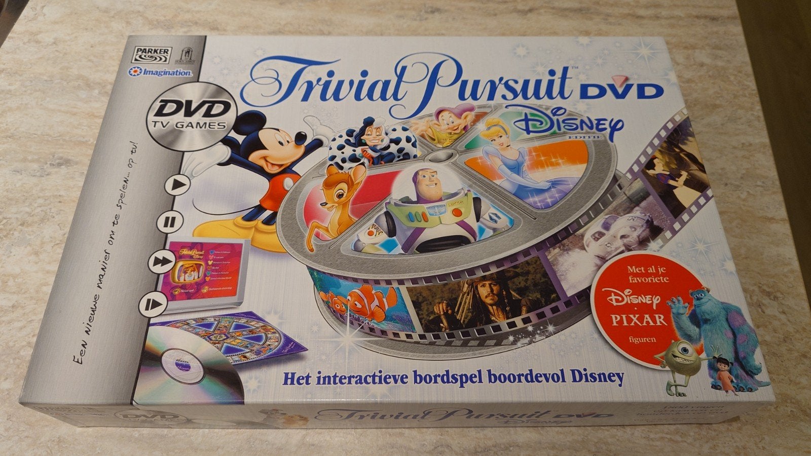 Trivial Pursuit DVD Disney editie bordspel, Hobby en Vrije tijd, Gezelschapsspellen | Bordspellen, Zo goed als nieuw, Een of twee spelers