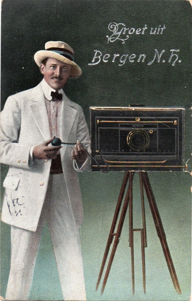 Bergen, Klepjeskaart met dorpsgezichten en Fotograaf. 7610, Ophalen of Verzenden, Voor 1920, Gelopen, Noord-Holland