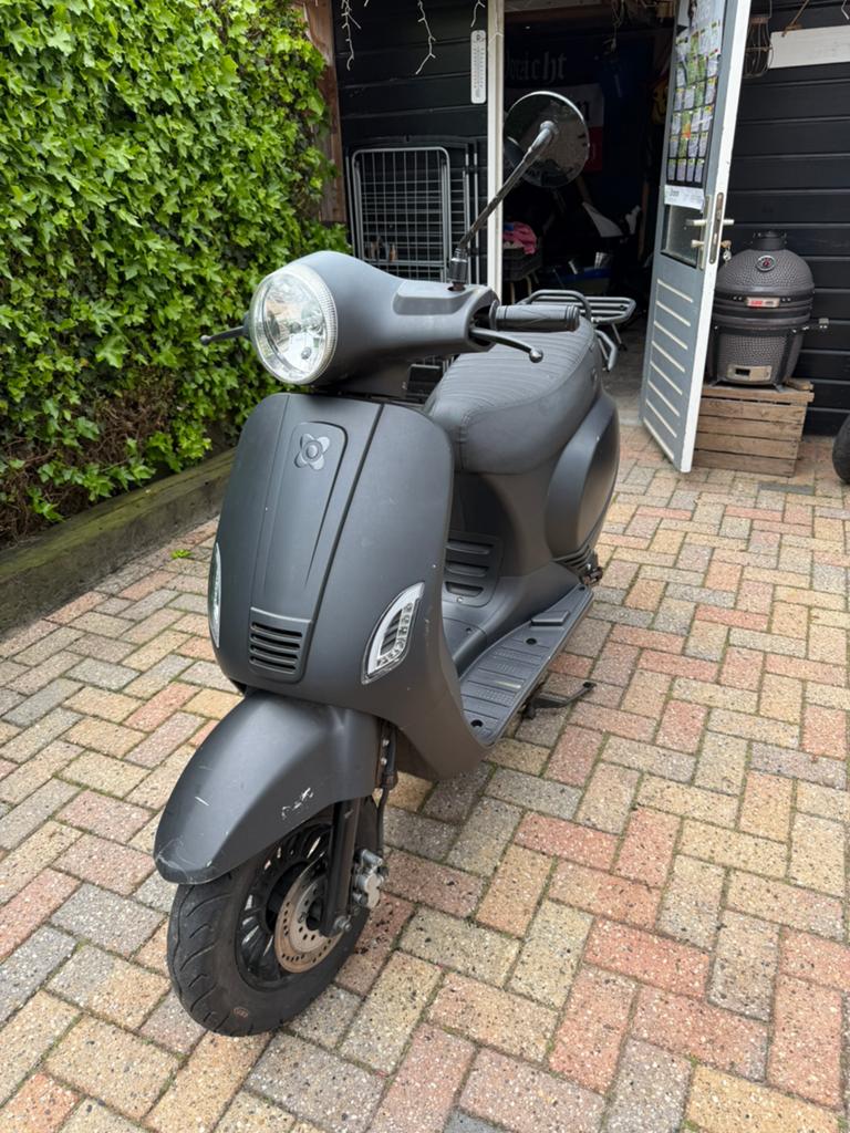 Agm vx 50, Ophalen, Zo goed als nieuw, Benzine, 50 cc