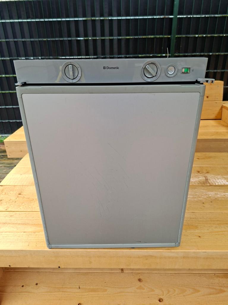 Dometic RM 5310 Koelkast 12V/220V/Gas - Perfect voor Camper, Caravans en Kamperen, Ophalen of Verzenden