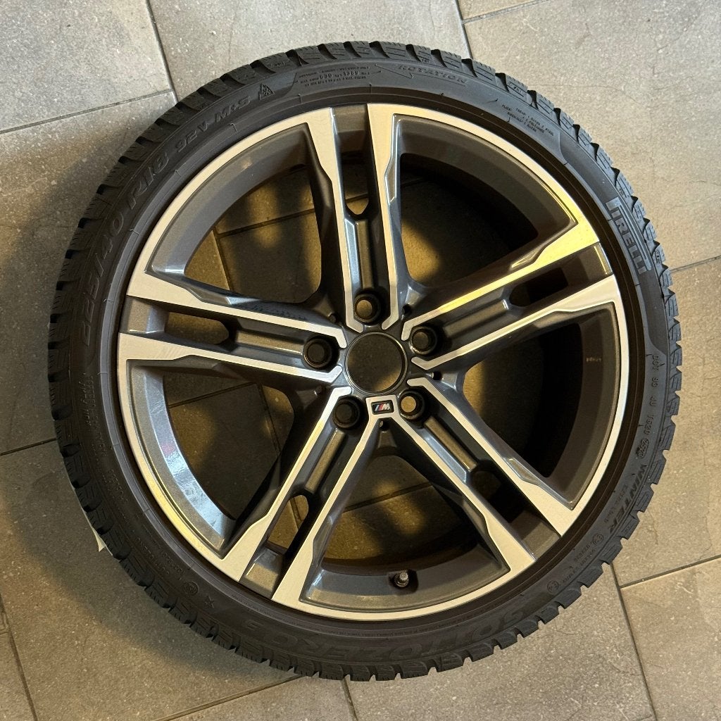 BMW 556M 18 inch 1 2 serie F40 F44 Pirelli Winterbanden M+S, Ophalen, 18 inch, Banden en Velgen, Winterbanden