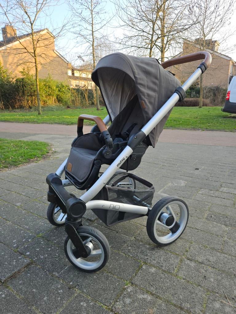 Mutsy Nio kinderwagen - Groen met bruine accenten, Ophalen, Mutsy