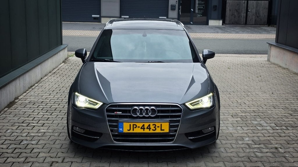 Audi A3 Sportback 1.4 TFSI CoD S-Line | Pano | Keyless, Auto's, Zwart, 4 cilinders, 1210 kg, Leder
