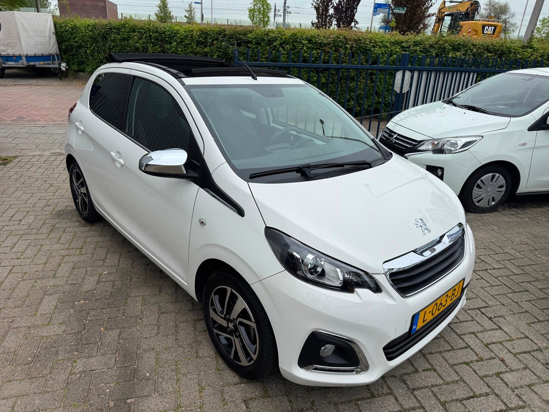 Peugeot 108 1.0 e-VTi Allure TOP! CABRIO / APPLE CAR PLAY /, Voorwielaandrijving, Dealer onderhouden, Stof, Gebruikt