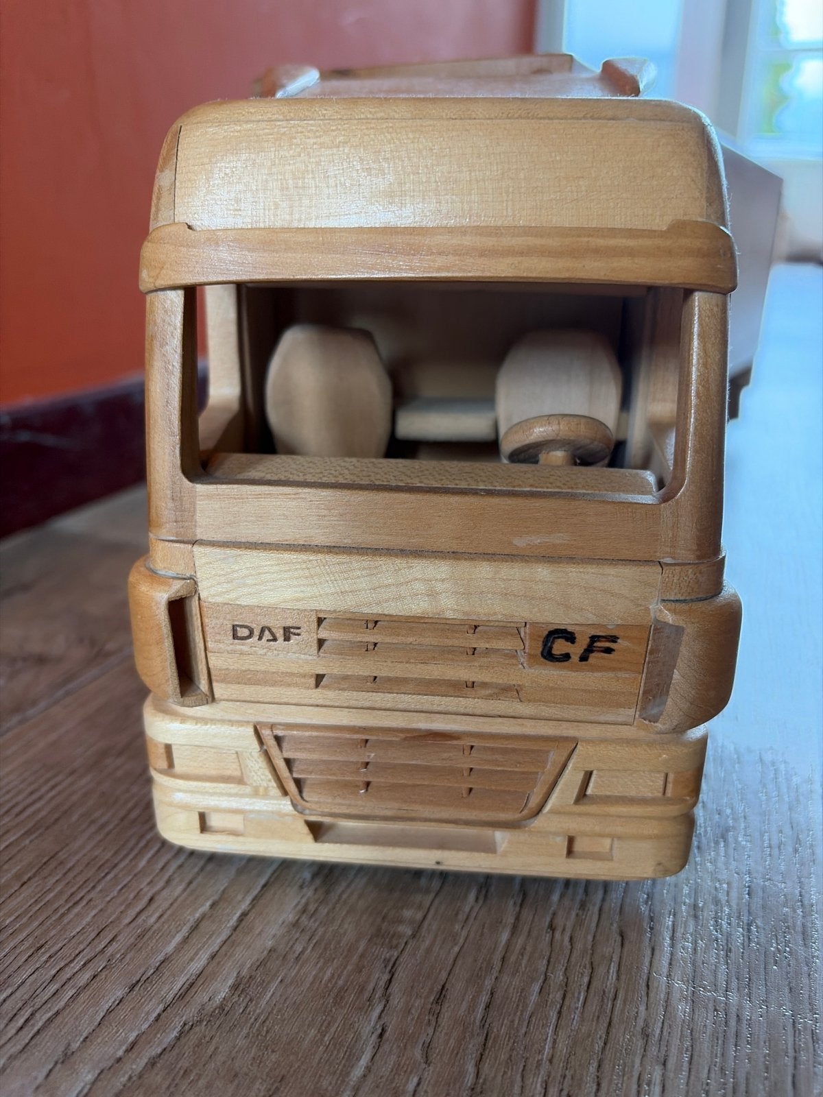 Handgemaakte houten DAF CF vrachtwagen met oplegger, Ophalen of Verzenden, Zo goed als nieuw
