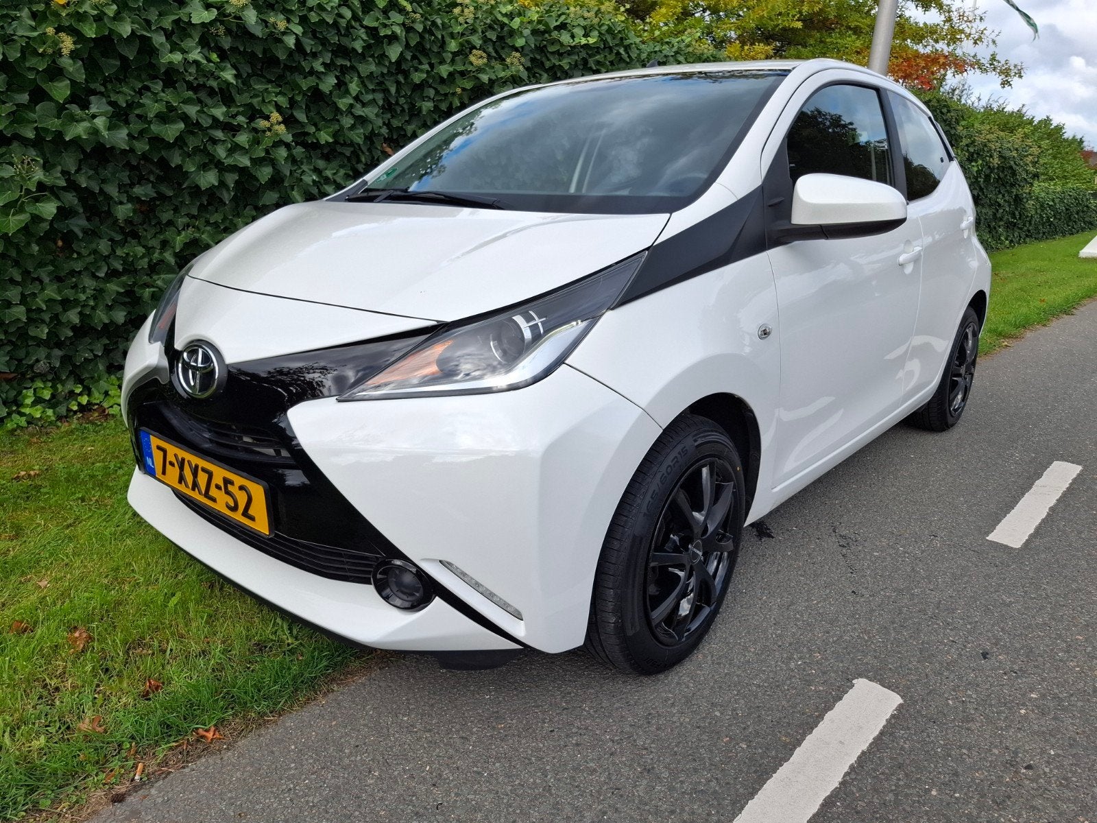Toyota Aygo  X Play 1.0 12V Vvt-i 4 deurs 2014 Wit, Voorwielaandrijving, Stof, Zwart, 4 stoelen