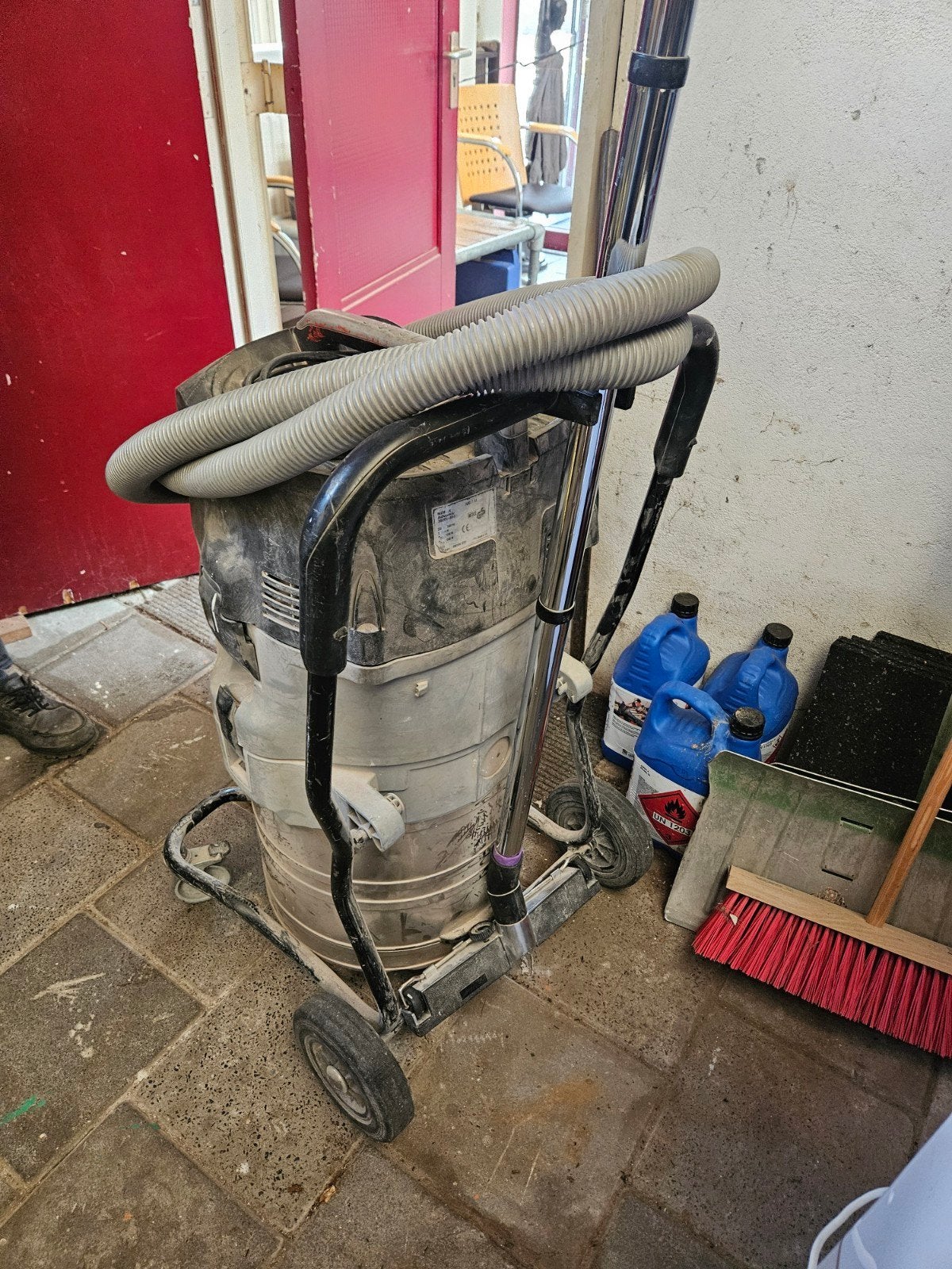 Nilfisk Advance IVB 7-M Industriële Stofzuiger 1200W, Ophalen, Gebruikt, ., Overige typen