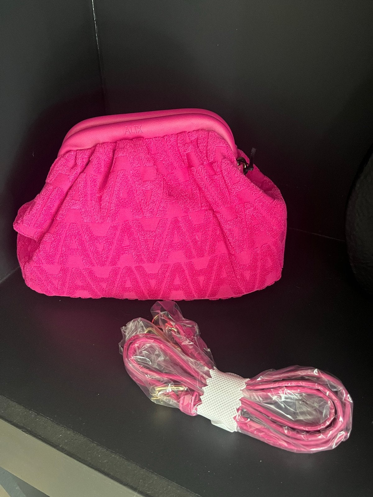 Alix the label fuchsia roze badstof clutch met schouderband, Ophalen of Verzenden, Nieuw, Roze, Avondtasje