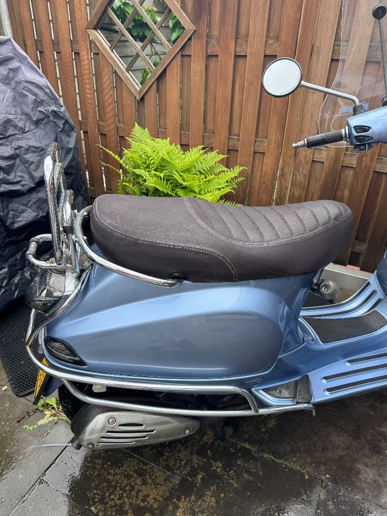 Foto 3 van vespa lx piaggio brommer