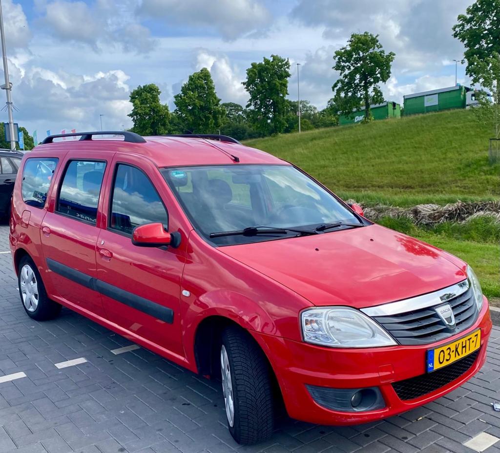 Dacia Logan 1.6 MCV 64KW 7P 2010 Rood, Auto's, Dacia, Particulier, Logan, Airbags, Centrale vergrendeling, Dakrails, Elektrische buitenspiegels