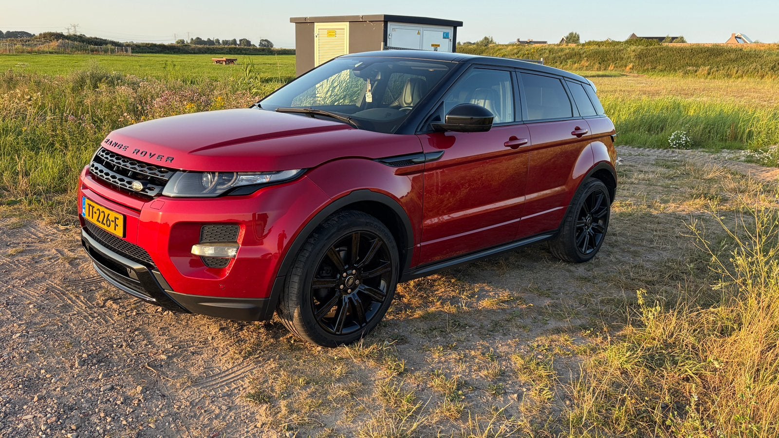 Land Rover Range Rover Evoque met nieuwe apk 20-09-2027, Auto's, Automaat, Euro 5, 1800 kg, Zwart