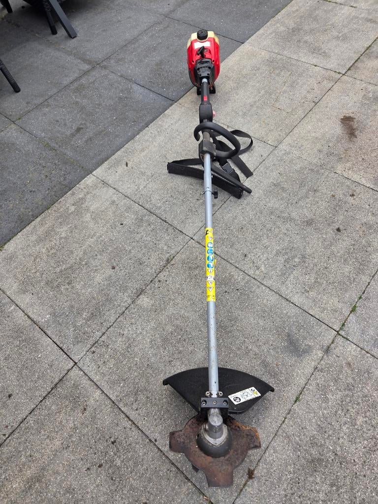 Goed startende MTD bosmaaier met mes, Ophalen, Benzine, Gebruikt, MTD