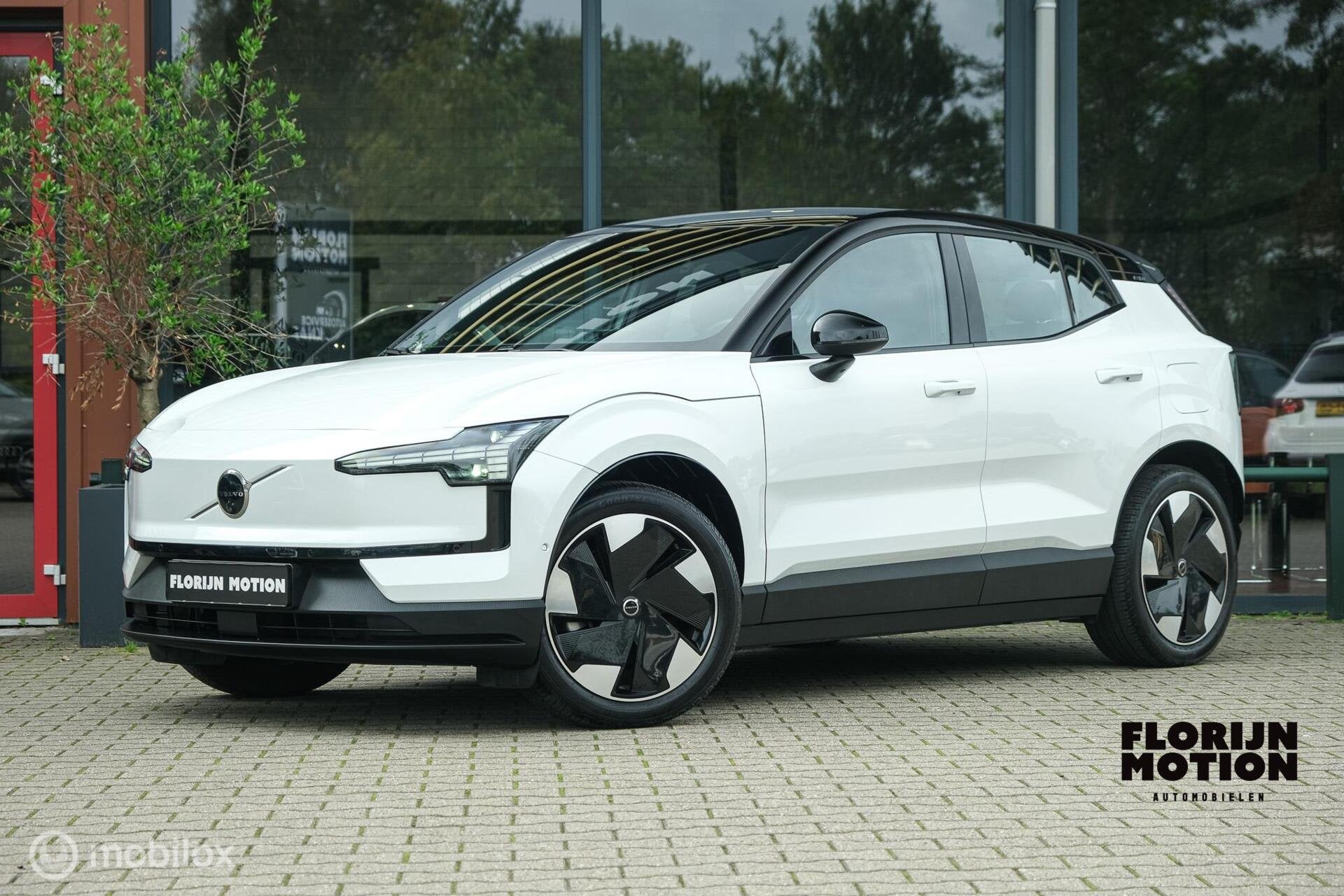 Volvo EX30 Single Motor Extended Range Ultra 69 kWh | SOH 98, Auto's, Automaat, 476 km, Gebruikt, Zwart